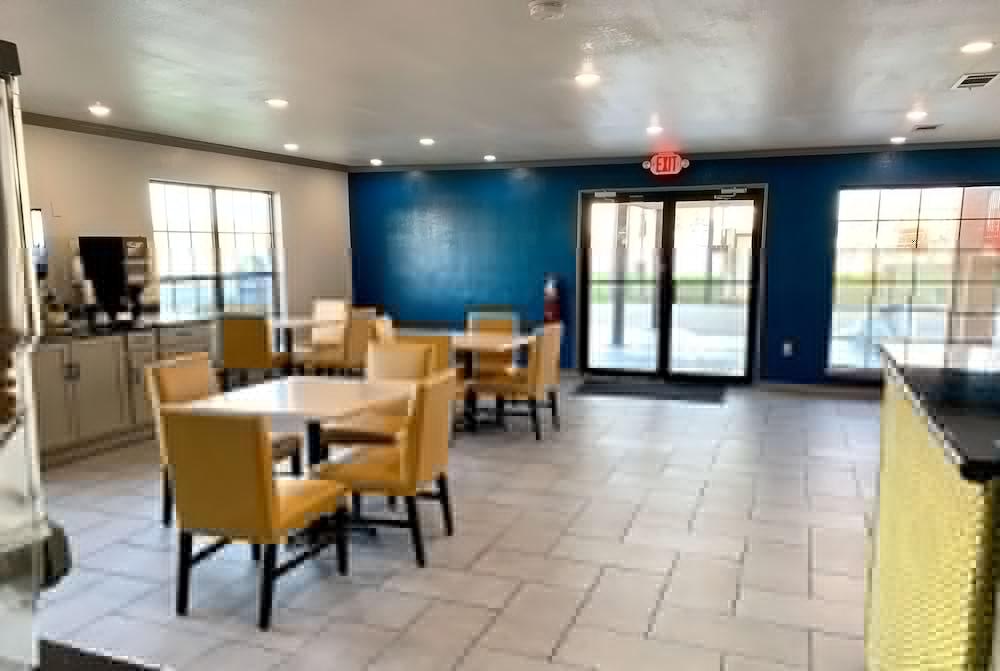 Days Inn & Suites By Wyndham - Canton First Monday Trade Days Buitenkant foto
