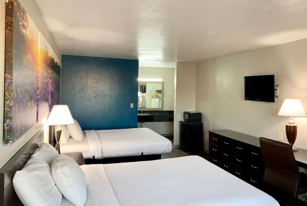 Days Inn & Suites By Wyndham - Canton First Monday Trade Days Buitenkant foto