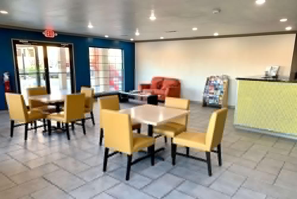 Days Inn & Suites By Wyndham - Canton First Monday Trade Days Buitenkant foto
